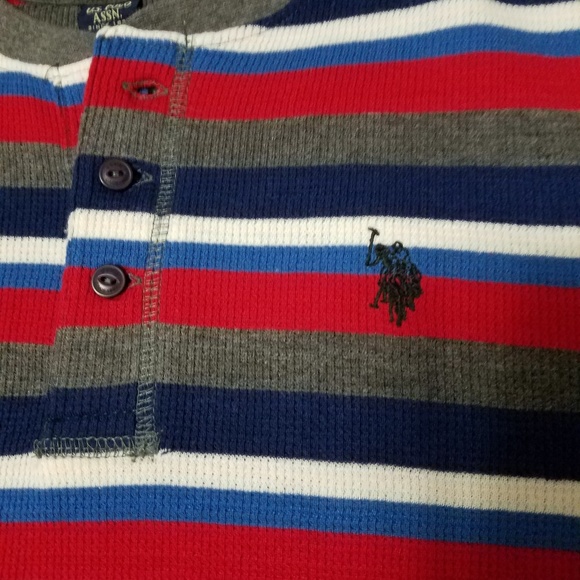 Perfect Gift- Polo Henley - Picture 3 of 4